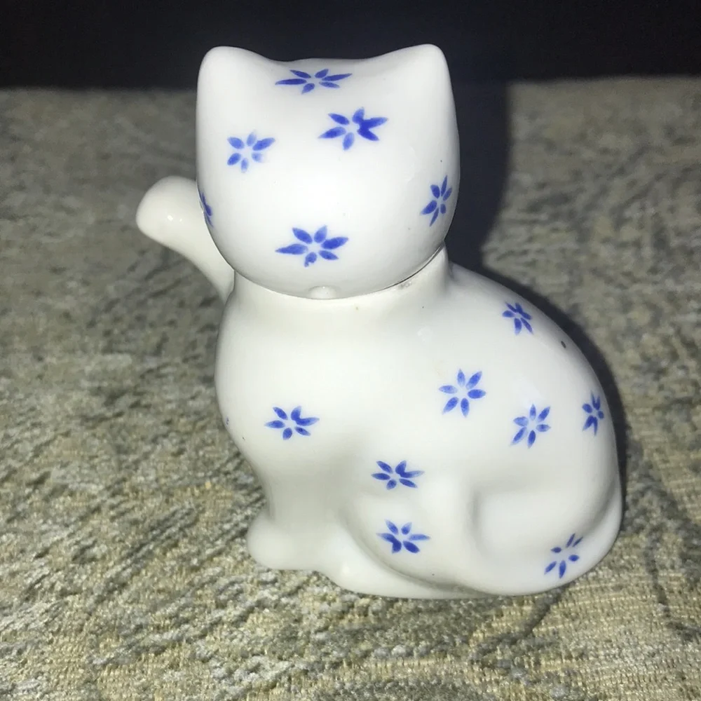 Vintage Mini Whiskers Cat Teapot China Blue White Tea Pot Decorative Figurine